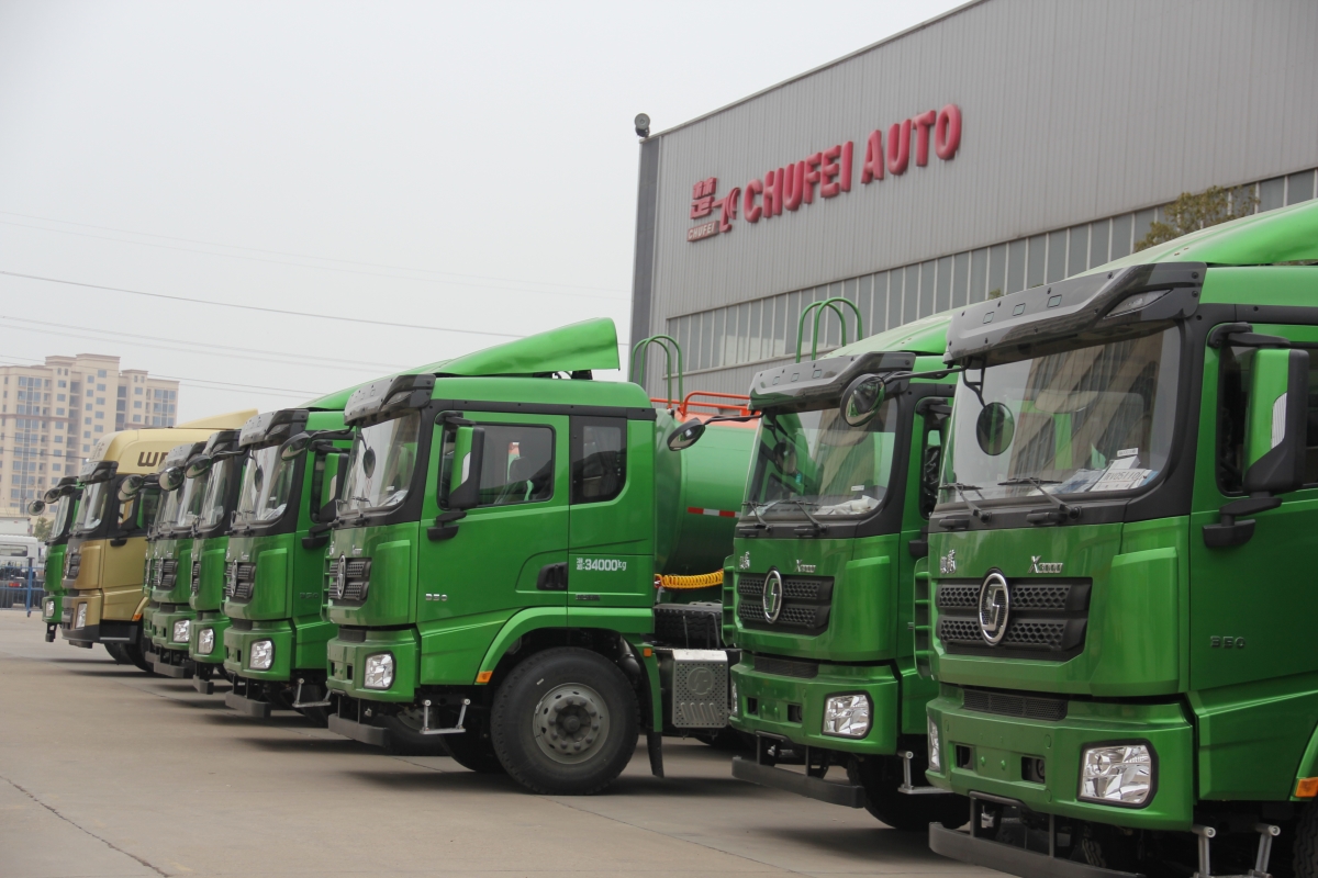 新年新氣象，2018年首批批量訂單30臺新型泥漿半掛運輸車